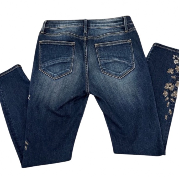 Driftwood Jackie High Rise
Skinny Jeans - Metallic Embroidered Denim  | 27 - Picture 8 of 11